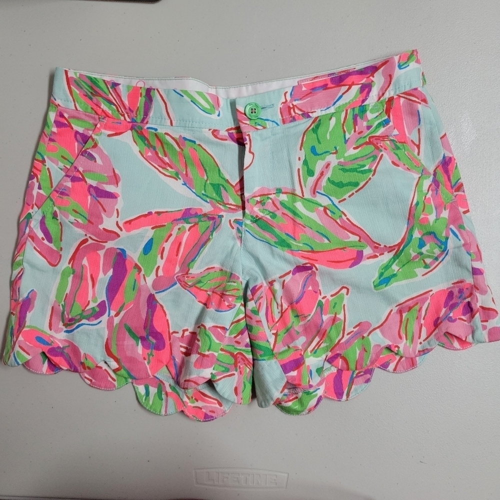 Lilly Pulitzer In The Vias Buttercup Scalloped Shorts Size 4. - Picture 3 of 14